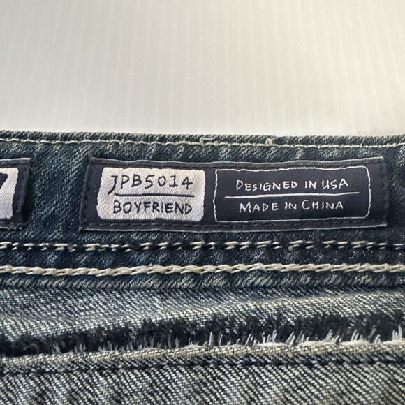 Miss Me Boyfriend Capri Women's Jeans Size 27 Blue Distressed Embroidered Denim - Picture 12 of 13